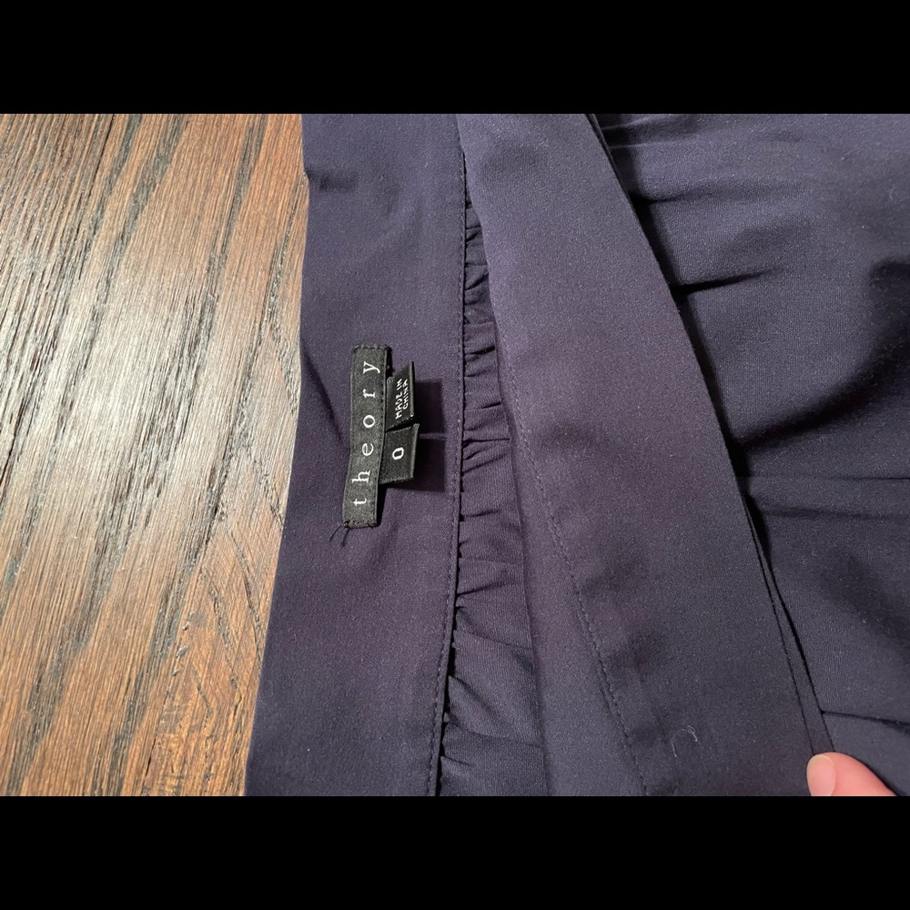 Theory button wrap skirt size 0